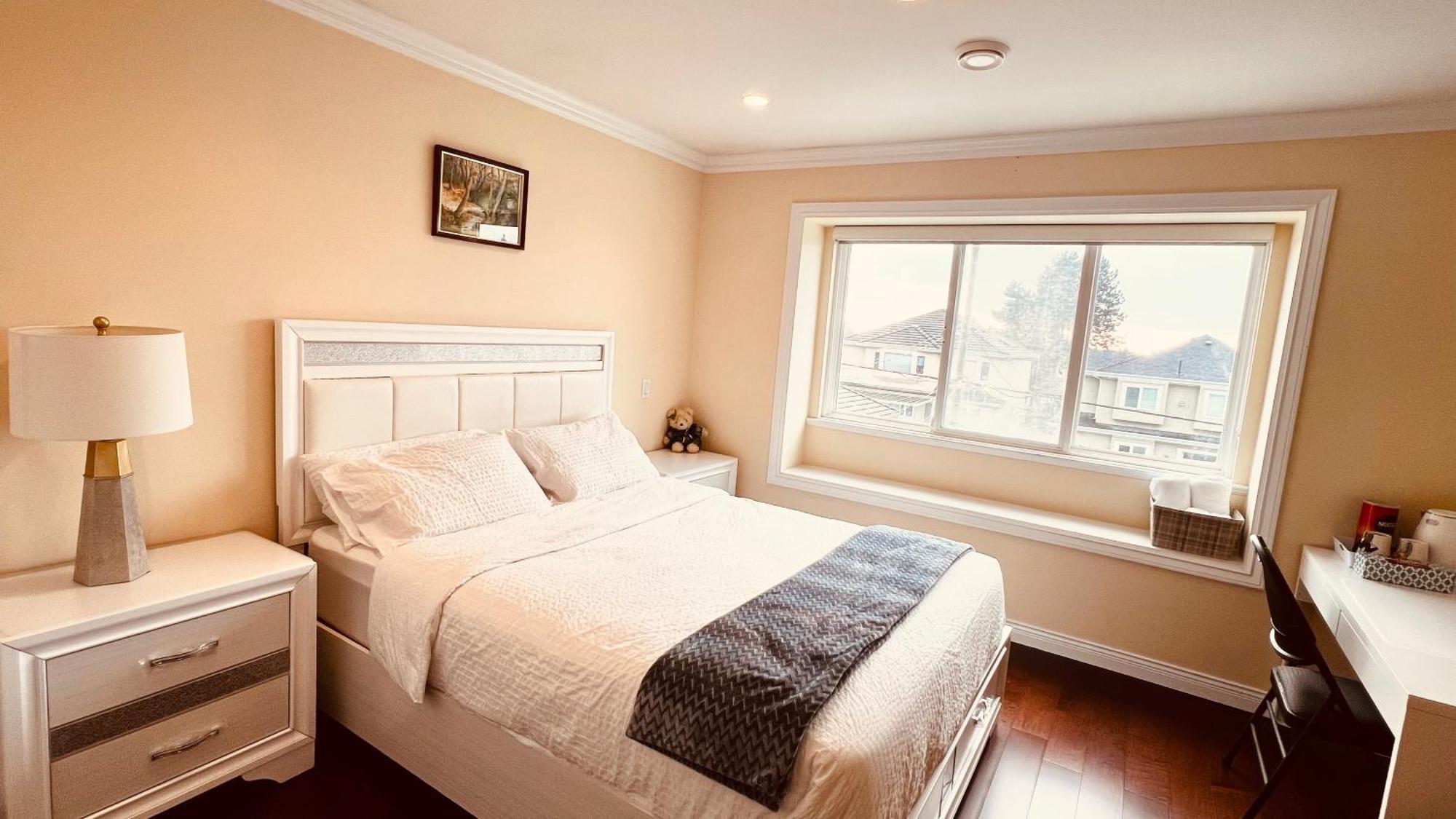 Coze Home In Vancouver Near Yvr Bagian luar foto