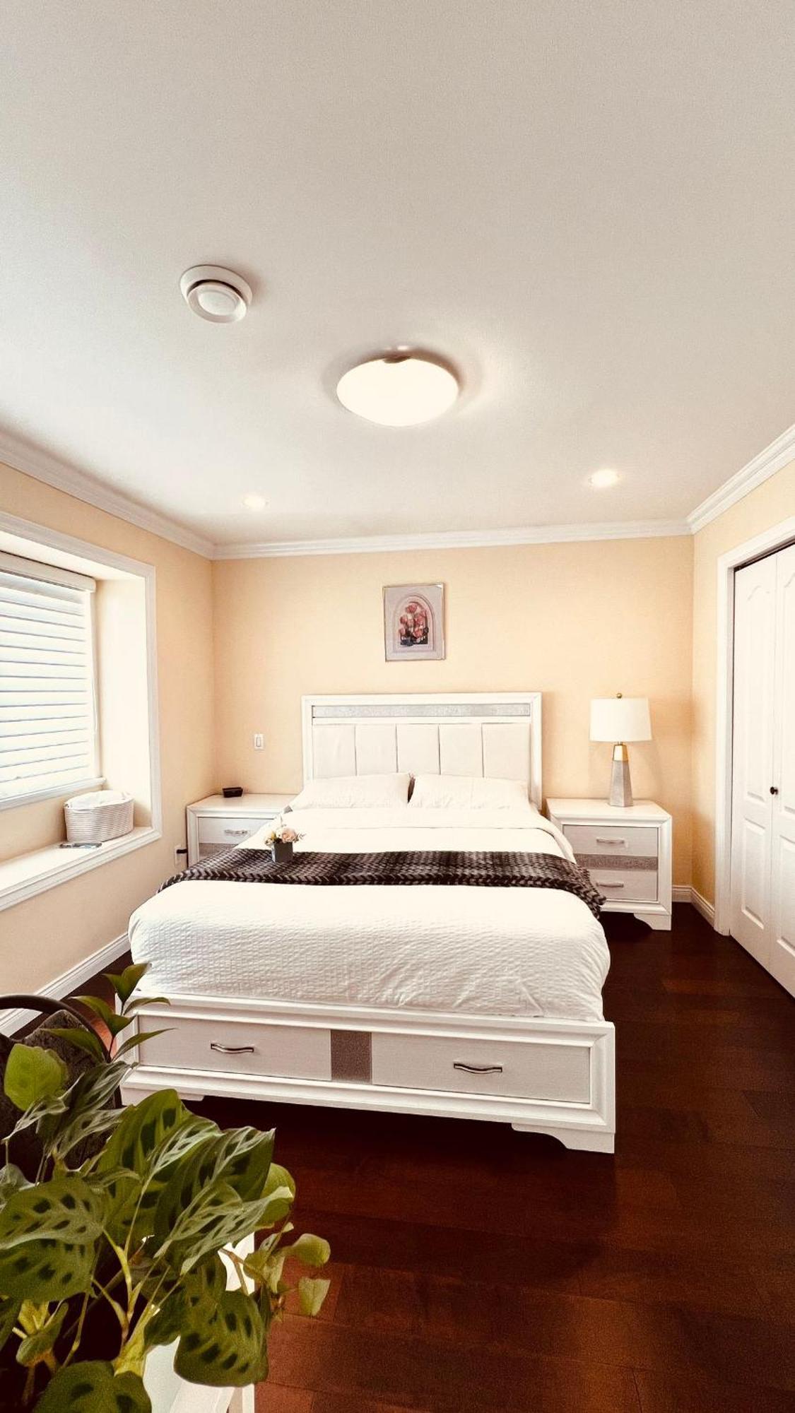 Coze Home In Vancouver Near Yvr Bagian luar foto